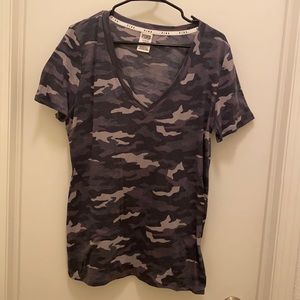 PINK Victoria’s Secret V-neck T-shirt. Size L